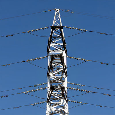 Torre de transmissão de alta tensão de energia elétrica