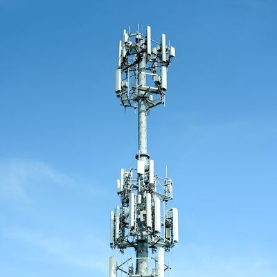 Monopole Tower torre de telecomunicações compacta cilíndrica construída a partir de aço ASTM A36 e ASTM A572 Gr50 para durabilidade