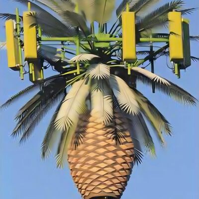 forma camuflada 30m do pinheiro da torre do mastro das telecomunicações para a cobertura urbana do sinal