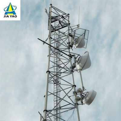 Torre de treliça de aço tubular de 3 pernas resistente para comunicação de área de mineração remota Estação base 4G 5G Q345B Mastro resistente ao vento galvanizado por imersão a quente