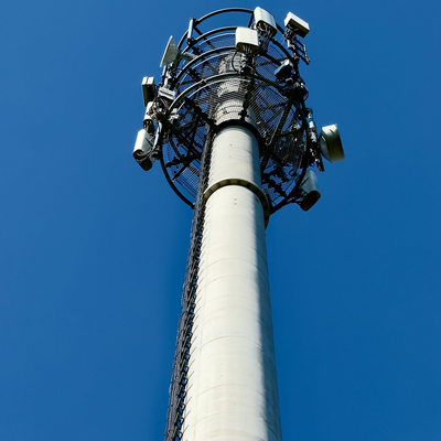 Torre Monopole de Telecomunicações de Nível Industrial de 20m-40m com Escada de Escalada Interna e Plataforma de Manutenção para Estação Base de Cidade Inteligente Urbana