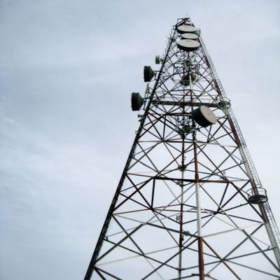 30m Tubo Wifi 3 pernas Tubular Torre de aço Grelha Mast Sem costura Comunicação de microondas antena Torre