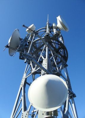 Desenho Profissional Torre de Antennas Triangulares Material Radoma Telecomunicações Torres de Aço Reticulado