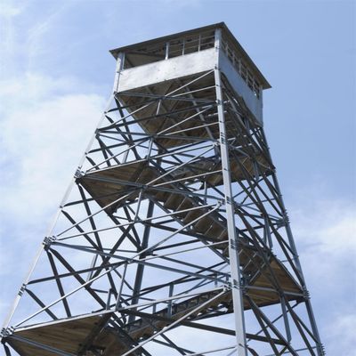 Torre de treinamento da estação de bombeiros antirruda pré-fabricada Torre de vigia Estrutura de tubos de aço galvanizado