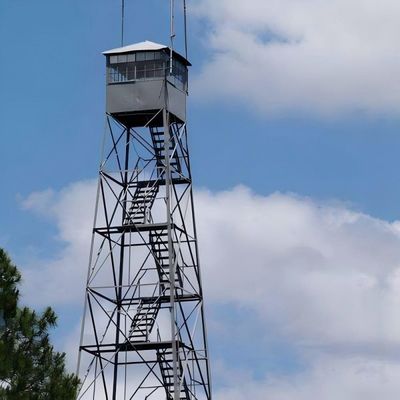 Sistema de vigilância de torre de proteção de incêndio de aço