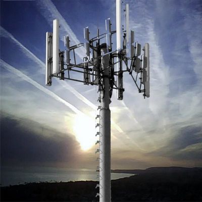 Monopólio de torre de mastro de telecomunicações galvanizado a quente de 30 metros Q345B/A572 Material