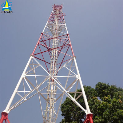 Aço redondo Comunicação Telefone móvel Torre de grelha auto-sustentável Antenna Tubular Mast 3 pernas