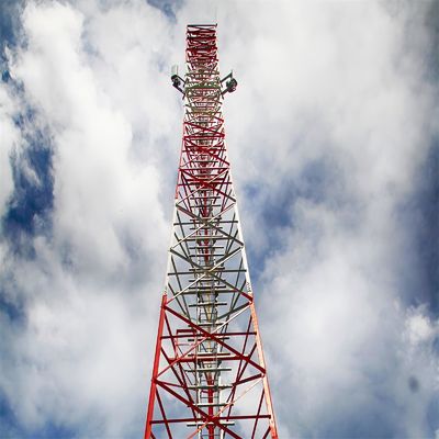 Torre de rede de 30m para comunicação GSM Torre feita de aço angular