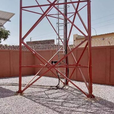 Torre de Telecomunicações de Cobertura Urbana Externa para Sinal 4G em Aço Galvanizado Angular de 3 Pernas por Imersão a Quente