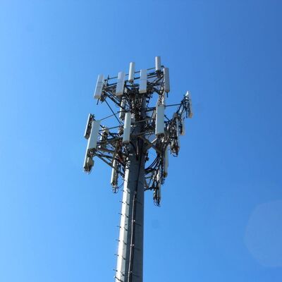 Monopole Tower torre de telecomunicações construída a partir de aço leve e de alta resistência à tração com código de projeto EN 1991-1-4 e EN 1993-3-1 para desempenho