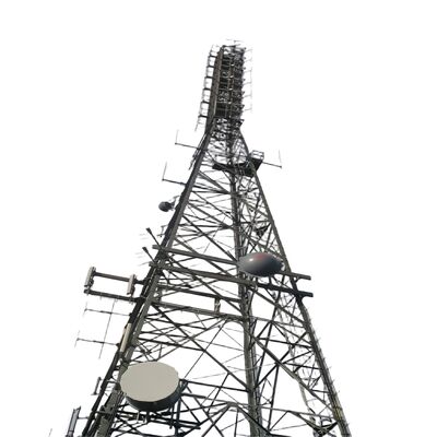 Torre de aço angular de 4 pernas construída em aço, com parafusos, porcas e arruelas, atendendo aos padrões DIN 7990 e ISO 6507-1 para montagem e fixação seguras