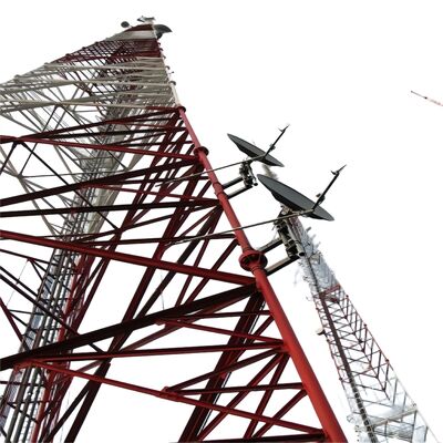 Torre tubular de aço de alta resistência com 3 pernas, projetada para durabilidade a longo prazo e resistência contra estresse ambiental