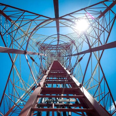 Torre de rede de aço angular de quatro patas para telecomunicações