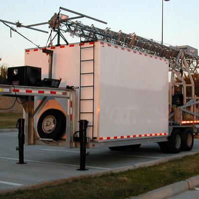 Torre Telescópica 15-30M Tubos Máquinas de Comunicação Antenna Caminhão de Iluminação Montado 40M/S Resistência ao vento Galvanizado a quente