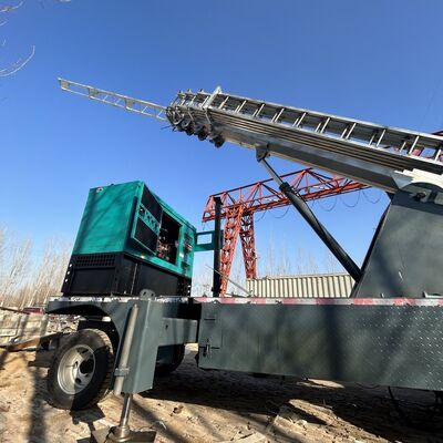 Torre telescópica pesada com desvio vertical inferior a um por mil, oferecendo desempenho para tarefas de comunicação e iluminação