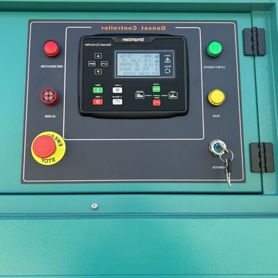 Torre telescópica pesada com desvio vertical inferior a um por mil, oferecendo desempenho para tarefas de comunicação e iluminação