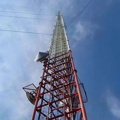 Torre de cabos de aço de 15m-60m para monitoramento hidrológico e transmissão remota de dados