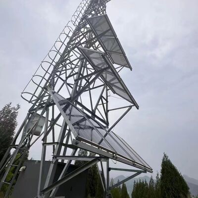 A torre alternativa da antena do painel solar da bateria galvanizou o aço 15 25 30M 5G 4G torre das telecomunicações da emergência