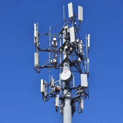 19 27 35M Paisagem Adaptada Monopole Aço Galvanizado Autoportante Exterior 5G 4G Microondas Cidade Estética Mastro