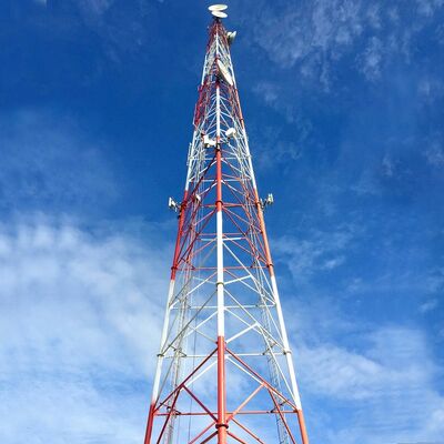 27M Torre de aço tubular de 3 pernas com ASTM A36 e A572 Gr50 para torres de comunicação de telecomunicações e microondas