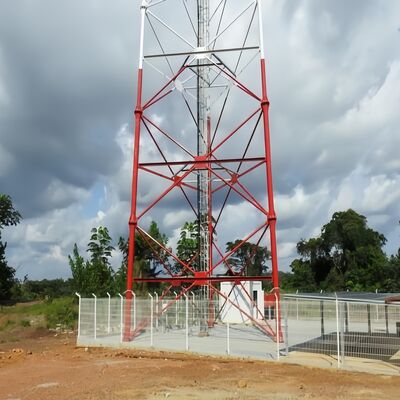 Torre Tubular de Aço de 3 Pernas de 30M Projetada para Aplicações de Telecomunicações, Micro-ondas, Monitoramento, Observação e Segurança