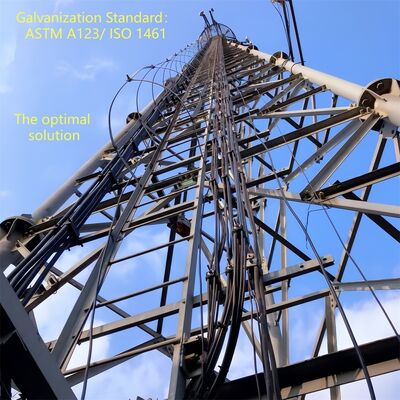 Torre de aço tubular de 3 pernas de calibre pesado com acabamento galvanizado por imersão a quente para maior resistência à corrosão em ambientes externos