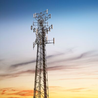 Vida útil longa do baixo custo de instalação da torre de aço eficaz na redução de custos angular das telecomunicações de 3 pés