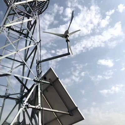 15 22 38M Torre de telecomunicações de treliça solar angular fora da rede com 4 pernas com aço galvanizado e bateria reserva para comunicação de emergência