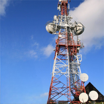 Torre de aço galvanizada por imersão a quente com 4 pernas de 20M, 30M, 45M para parque industrial de comércio eletrônico 5G