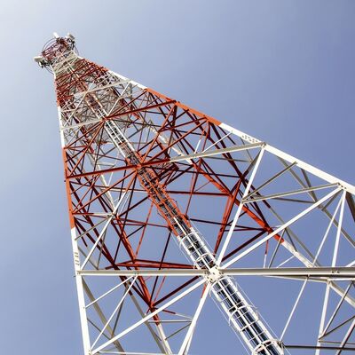 torre de aço equipada com pernas do ângulo do projeto 4 da plataforma dupla de 20M 30M 40M para a estação rodoviária