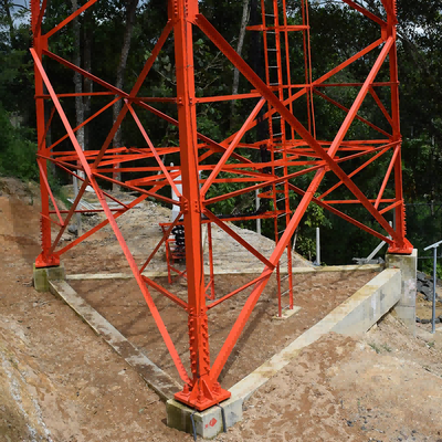 35 48 53M Q355 aço 3 custos de fundação equipados com pernas da torre de aço do ângulo baixo para a cobertura da vila 5G
