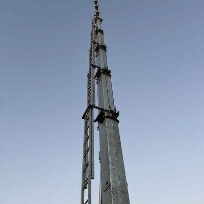 Torre de mastro de aço telescópica portátil de 12 a 25 m para estação base móvel e vigilância temporária de eventos com sistema de elevação elétrica e base de implantação rápida