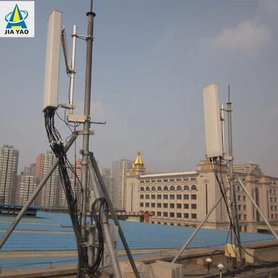 Torre Monopole de telhado leve de 25M 30M 40m para densificação urbana de células pequenas 5G com base pequena e aço galvanizado